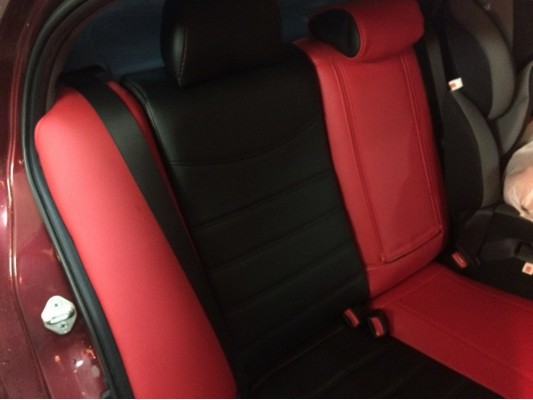 Авточехлы на Honda Civic 8 4D Авточехлы на Honda Civic 8 4D