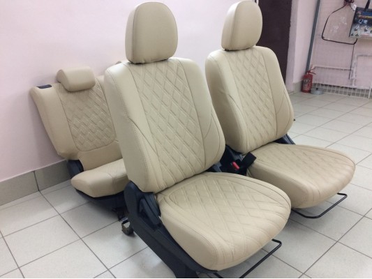 Авточехлы на Mitsubishi Outlander 3